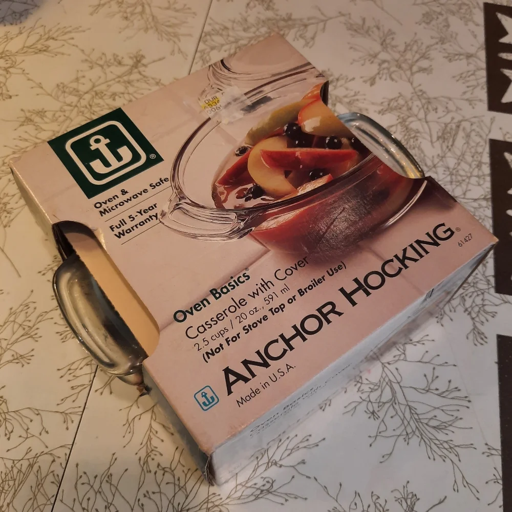 Vtg new Anchor Hocking glass baking dish 20 oz lid packaging